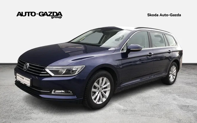 Volkswagen Passat cena 75900 przebieg: 118300, rok produkcji 2018 z Otwock małe 254